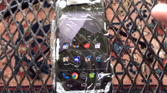 Motorola-Moto-X-1-plastic