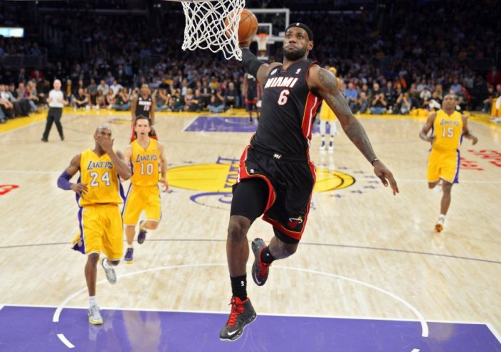 LeBron James dunk