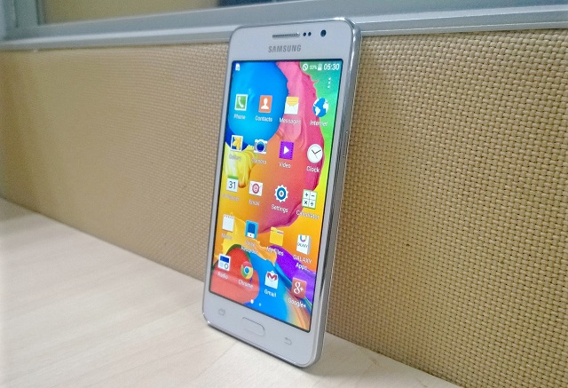 Samsung-Selfie-Phone