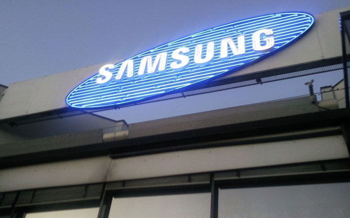 SAMSUNG