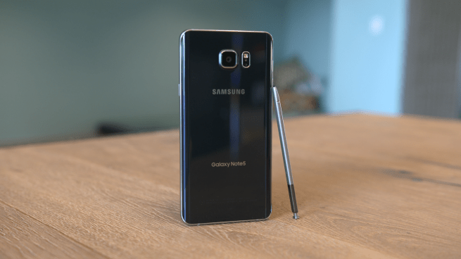 Galaxy S6 EDGE PLUS.00_01_28_16.Still164