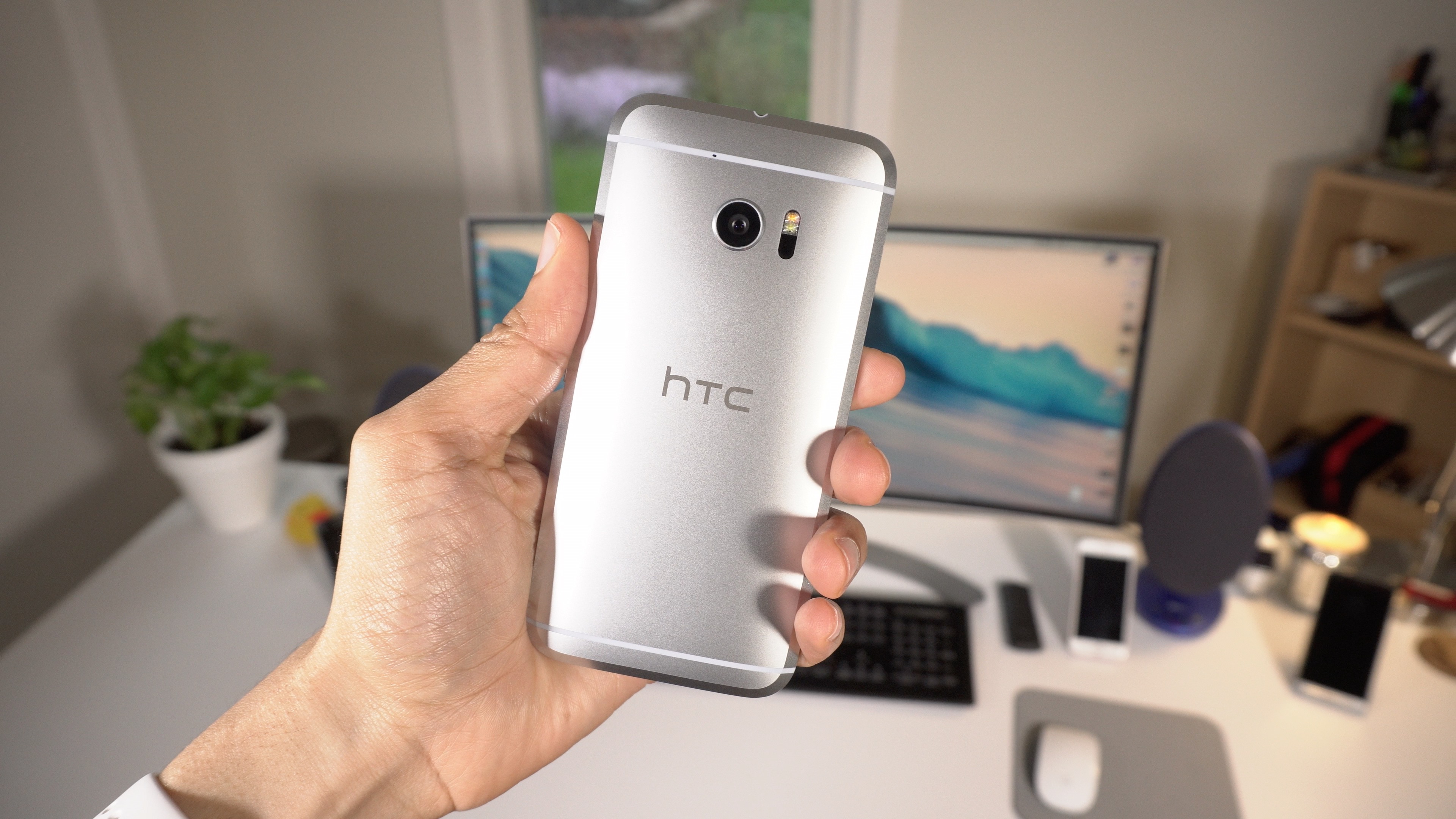 HTC 10 Rear 2