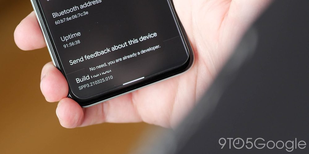 Dark theme toast pop-up in Android 12 Developer Preview 3 (2)