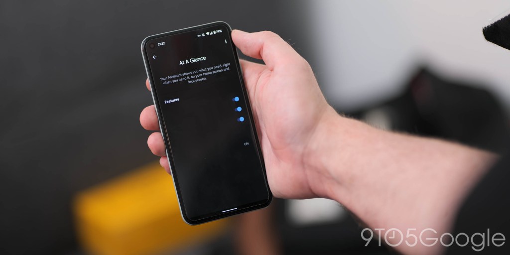 At a glance widget on Pixel Launcher in Android 12 Beta 5