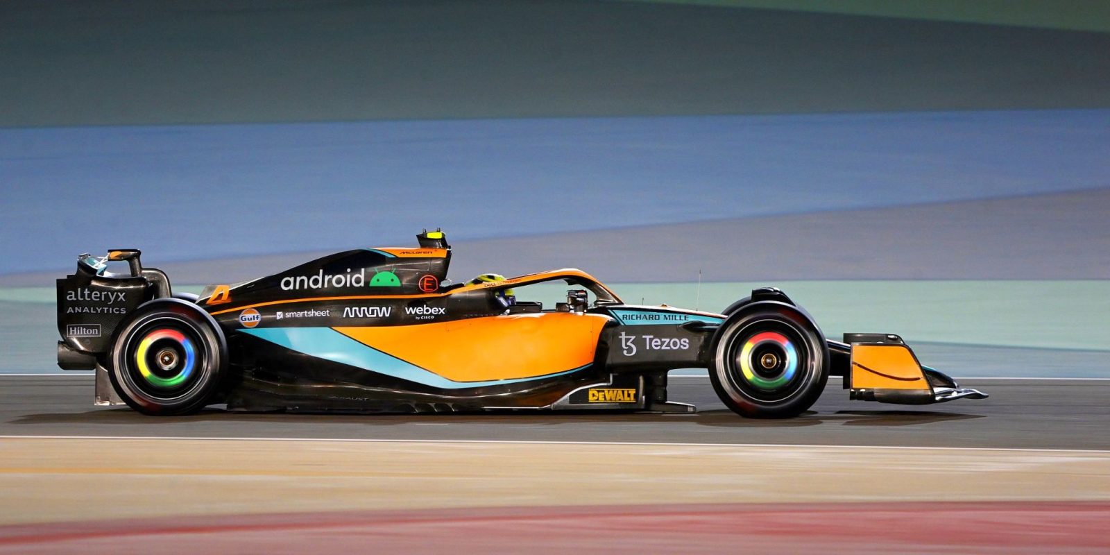 Android Chrome F1 car