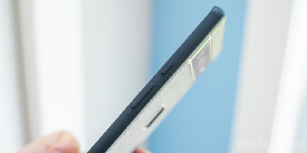 peak design pixel case left