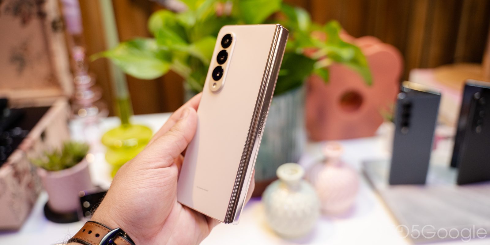 galaxy z fold 4 beige gold