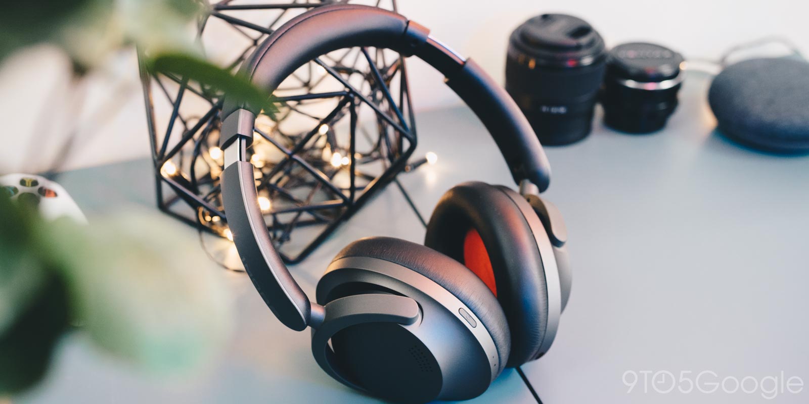 1More Sonoflow headphones