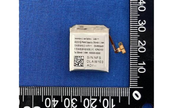 Galaxy Watch 6 battery leak
