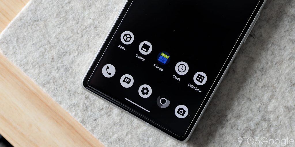 grapheneos homescreen and dock